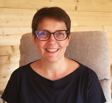 Integrative Psychotherapist, Couples therapist and Clinical supervisor - Nottingham - Lisa Integrative Psychotherapist, Couples therapist and Clinical supervisor - Nottingham - Lisa